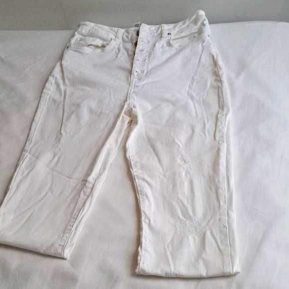 Forever 21 White Jeans - Picture 2 of 4